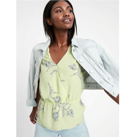 Banana Republic Tops - Banana Republic V-Neck Peplum Career Blouse in a Creamy Floral Yellow Sz XL